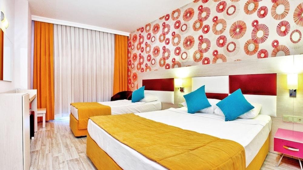 Ramada Resort Side Exterior foto