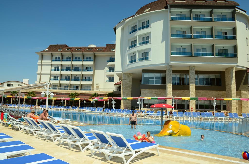 Ramada Resort Side Exterior foto